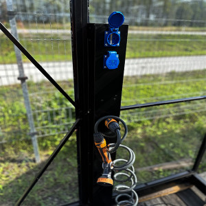 Elektrický modul se zásuvkami 220 V a rychlospojkou na vodu – kompatibilní s ROA EHLB